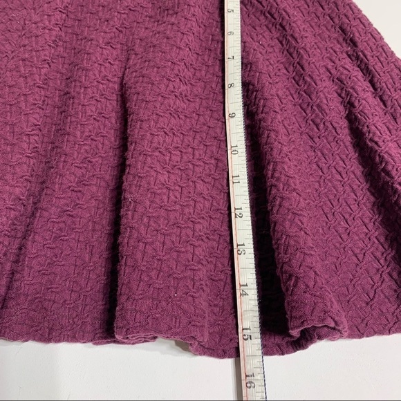 h&m XS burgundy skater mini skirt - Picture 5 of 5